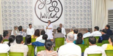 ‘જેને જવું હોય જાય, હું બળજબરી નહીં કરું…’ TMCમાં બળવાના સંકેત વચ્ચે મમતાનું મોટું નિવેદન | mamata…