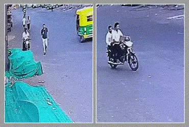 અમદાવાદમાં ચીલઝડપ: રાહદારીના હાથમાંથી મોબાઈલ ઝૂંટવી ચોરો ફરાર, સમગ્ર ઘટના CCTVમાં કેદ | Mobile phone…