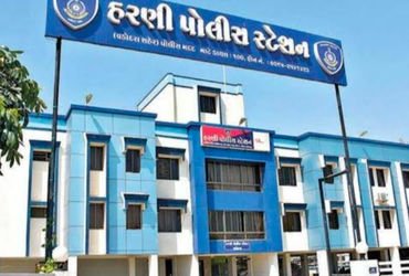 ભાજપ કાર્યકરની પત્નીના પ્રેમ સબંધોનો વીડિયો ઉતારનાર સગીર પુત્ર પર અત્યાચાર | Minor son of BJP worker…