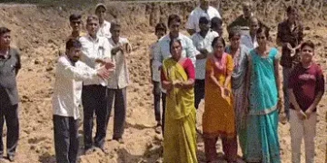છોટા ઉદેપુર: બોડેલીના જબુગામમાં તળાવ ખોદકામ મુદ્દે ભારે હોબાળો: પ્રજાપતિ સમાજની રોજીરોટી છીનવાતા વ્ય…