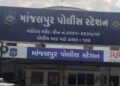 વડોદરામાં મંદિરે દર્શન કરવા ઊભેલી મહિલાના ગળામાંથી સોનાની ચેન તૂટી | Gold chain snatching from woman…