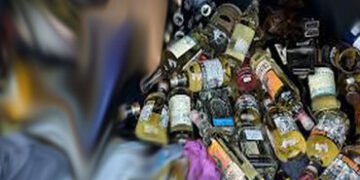દારૃની 71 બોટલ સાથે મહુવાનો શખ્સ ઝડપાયો | Man from Mahuva arrested with 71 bottles of liquor