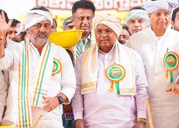 કર્ણાટકમાં નવાજૂનીના એંધાણ! સિદ્ધારમૈયા અને શિવકુમાર દિલ્હી દરબારમાં, જાણો 3 સમીકરણો | karnataka con…