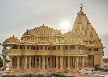 સાવધાન! સોમનાથ મંદિરમાં VIP દર્શનના નામે ઓનલાઈન ઠગાઈ, ટ્રસ્ટે ભક્તો માટે જાહેર કરી ખાસ ચેતવણી | somn…