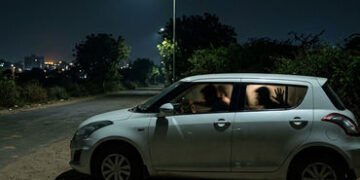 અમદાવાદમાં મધરાતે લૂંટ, કેબ ડ્રાઈવરને બંધક બનાવી ગળા પર છરી મૂકી, કાર અને પૈસા લૂંટી ચાર શખ્સો ફરાર …
