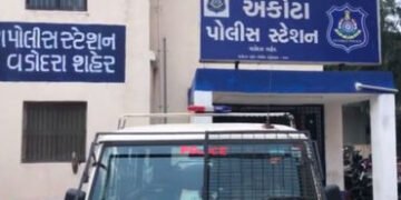 નર્મદા કિનારે જમીન અપાવનાર વકીલને ચૂકવેલી ફી પાછી આપવા NRI દ્વારા ધમકી,5 લાખ પાછા લીધા | NRI threate…