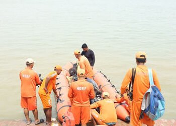 બિહારમાં મોટી હોનારત: ગંગા નદીમાં 14 લોકો ભરેલી બોટ ડૂબી, 2ના મોત અને 5 ગુમ | bihar barh umanath gan…