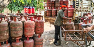 ‘એક ઘર, એક કનેક્શન…’ 1 જૂનથી LPG અંગે બદલાશે નિયમ, આવી ભૂલ ભારે પડી જશે! | LPG Cylinder Rules 2026…