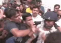 VIDEO : મમતાના ભત્રીજા અભિષેક બેનરજી પર હુમલો… કપડા ફાડ્યા, પત્થર ફેંક્યા, હેલમેટ પહેરીને બચાવ્યો …