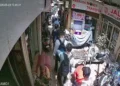 અમદાવાદ: માણેકચોકમાં ધોળા દિવસે વેપારીની બેગની ચેન ખોલી ₹9.61 લાખના દાગીનાની ચોરી, ઘટના CCTV કેમેરામ…