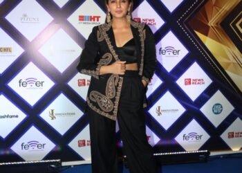 Chitrangda Singh, Huma Qureshi Turn Heads in Black at Crafting Bharat Awards