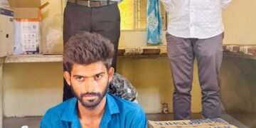 પીયાગો કંપનીની લોડીંગ છકડામાં ભંગારની આડમાં દારૂની હેરાફેરી કરતા ઈસમને ઝડપી પાડતી અંબાજી, બનાસકાંઠા …