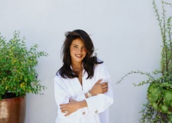 PRIYANKA CHOPRA JONAS STANDS ALONE WITH A RARE ROLEX–BVLGARI GLOBAL DISTINCTION