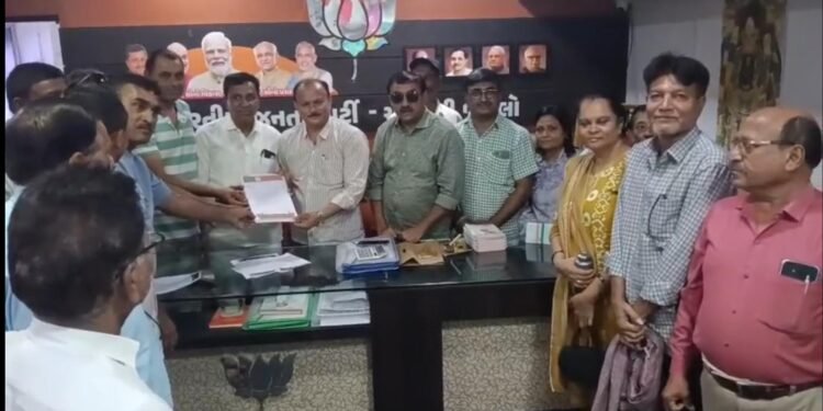 ધારી પત્રકાર સંઘ – રાજકીય આગેવાનો – સામાજીક આગેવાનો પહોંચ્યા રજુઆત કરવા