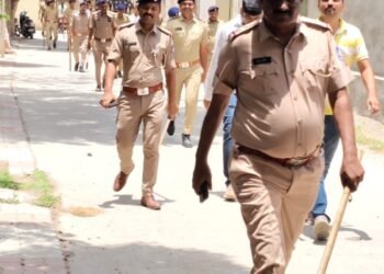 ગઢડામાં શાંતિ અને સુરક્ષા માટે પોલીસનું સઘન પેટ્રોલિંગ: અસામાજિક તત્વોમાં ફફડાટ