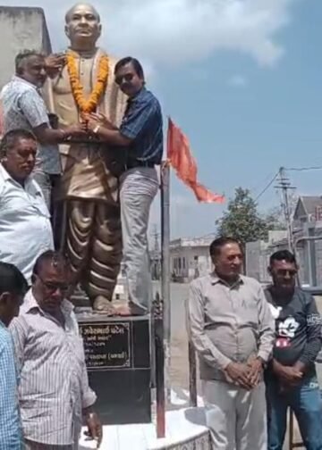 ધારી શહેરમાં શંખનાદ – મહાપુરુષો ના સ્ટેચ્યુ ના હારતોરા કરાયા