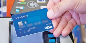 ડેબિટ કાર્ડસ વ્યવહારમાં 40 ટકાથી વધુ ઘટાડો | Debit card transactions down more than 40 percent