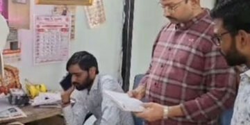 વડોદરામાં વાવાઝોડા અને ભારે વરસાદને કારણે અનેક વિસ્તારોમાં લાઈટો ગુલ : છાણી-તાંદળજામાં હોબાળો | Powe…