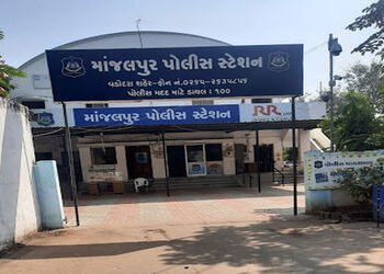લગ્નના વરઘોડામાં મોટા અવાજે વગડતા સ્પીકર અંગે કહેવા ગયેલા એન્જિનિયરની ધોલાઈ | Engineer beaten up for…