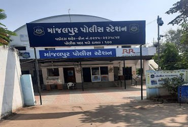 લગ્નના વરઘોડામાં મોટા અવાજે વગડતા સ્પીકર અંગે કહેવા ગયેલા એન્જિનિયરની ધોલાઈ | Engineer beaten up for…