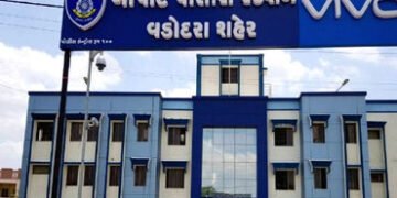 કિશનવાડીમાં પિતા-પુત્ર પર હાથના કડા વડે હુમલાથી ભયનો માહોલ | Fear spreads in Kishanwadi after father…