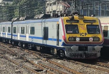 ચોમાસા અગાઉ રેલવે વિભાગનો મોટો નિર્ણય, દક્ષિણ ભારત તરફ જતી 24 ટ્રેનોના સમય બદલાયા | Gujarat Train Al…