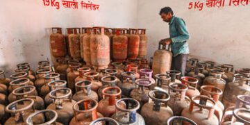 મોંઘવારીનો વધુ એક ડામ : ઘરેલુ LPG ગેસના સિલિન્ડરના ભાવમાં 29 રૂપિયાનો તોતિંગ વધારો | LPG Cylinder Pr…