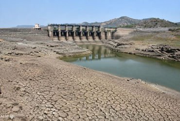 રાજ્યમાં 111 ડેમમાં 25%થી ઓછું જળસ્તર, કચ્છ-સૌરાષ્ટ્રના અનેક જળાશયો તળિયાઝાટક | 111 Gujarat Dams Bel…