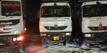 અમદાવાદ: ધોળકાના વીરપુરમાં ખનિજ માફિયાઓ પર ત્રાટકી ખાણ ખનિજ વિભાગની ટીમ, 2 કરોડથી વધુનો મુદ્દામાલ જપ…