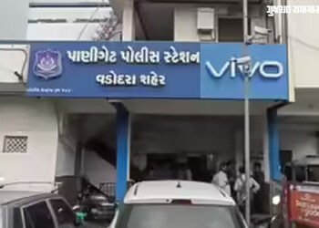 ડભોઇ રોડની દુકાનમાં દારૂની મહેફીલ માણતા 6 નશેબાજ ઝડપાયા