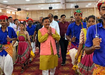 ગોધરા: “આર્થિક લાભો મળ્યા પછી પણ ભૂખ ભાંગતી નથી”, શિક્ષકો પરના કૃષિ રાજ્ય મંત્રીના નિવેદનથી ખળભળાટ |…