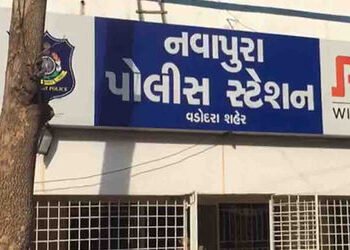 નવાપુરામાં નજીવી બાબતે યુવકને ચાકુના ઘા મારી દીધા | Youth stabbed to death over trivial matter in Na…