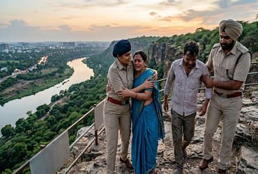 ગૃહક્લેશથી કંટાળેલા પતિ પત્ની વાસદ બ્રિજ ઉપરથી પડતું મૂકે ત્યાં જ પોલીસની એન્ટ્રી થઈ, બંનેને બચાવી લ…