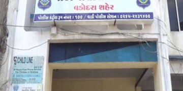 ટુ વ્હીલર પર તલવાર લઈને નીકળેલા બે યુવક સામે ગુનો દાખલ | case has been registered against 2 youths w…