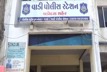 ટુ વ્હીલર પર તલવાર લઈને નીકળેલા બે યુવક સામે ગુનો દાખલ | case has been registered against 2 youths w…