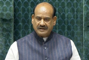 TMCમાં 20 સાંસદોનો બળવો: લોકસભા સ્પીકર ઓમ બિરલાએ મમતા બેનર્જી જૂથને પક્ષ રજૂ કરવા આપ્યું આમંત્રણ | T…