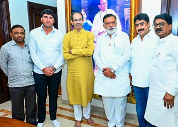 ઉદ્ધવ ઠાકરેને ઝટકો: 6 બળવાખોર સાંસદોની શિંદે જૂથમાં જોડાવાની જાહેરાત, લોકસભા સ્પીકરને સોંપ્યો પત્ર |…