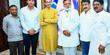 ઉદ્ધવ ઠાકરેને ઝટકો: 6 બળવાખોર સાંસદોની શિંદે જૂથમાં જોડાવાની જાહેરાત, લોકસભા સ્પીકરને સોંપ્યો પત્ર |…