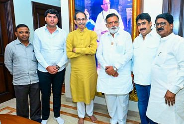 ઉદ્ધવ ઠાકરેને ઝટકો: 6 બળવાખોર સાંસદોની શિંદે જૂથમાં જોડાવાની જાહેરાત, લોકસભા સ્પીકરને સોંપ્યો પત્ર |…