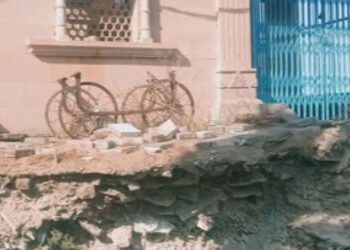 બળિયાદેવ મંદિરે દર્શનાર્થીઓની ભીડ છતાં તંત્ર બેધ્યાન પોર યાત્રાધામમાં એક વર્ષથી પરિક્રમાની તૂટેલી સુ…