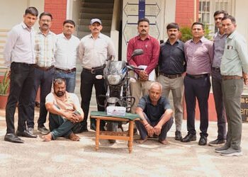 અમદાવાદ: ચેઈન સ્નેચિંગ કરતા બે રીઢા ગુનેગાર ઝડપાતા 6 ગુના ઉકેલાયા, મંદિર-દેરાસર વિસ્તારમાં શોધતા હતા…
