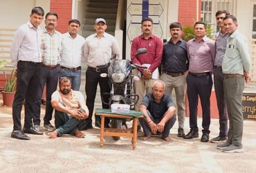 અમદાવાદ: ચેઈન સ્નેચિંગ કરતા બે રીઢા ગુનેગાર ઝડપાતા 6 ગુના ઉકેલાયા, મંદિર-દેરાસર વિસ્તારમાં શોધતા હતા…
