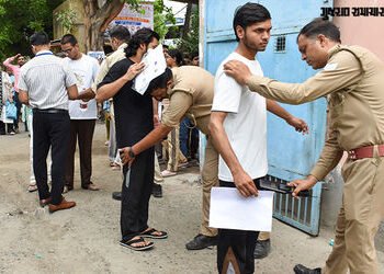 NEET-UGની પુન:પરીક્ષા શાંતિપૂર્ણ માહોલમાં સંપન્ન, વિદ્યાર્થીઓએ કહ્યું,-‘પેપરમાં કેમેસ્ટ્રી અને ફિઝિક…