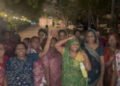 અમદાવાદ: સાબરમતી વિસ્તારની પુનિત સોસાયટીમાં બુટલેગરોનો ત્રાસ, પોલીસની કામગીરી સામે ઉઠ્યા સવાલ! | Ahm…