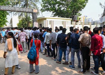 NEET રિ-એક્ઝામમાં બિહારમાં બીજાનું પેપર લખતા 9 ‘મુન્નાભાઈ’ સહિત 30ની ધરપકડ | NEET UG Re Exam 30 Arre…