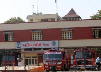 વડોદરામાં ફાયર બ્રિગેડ વિભાગમાં કોન્ટ્રાક્ટ ડ્રાઇવરોનો ઇજારો વધુ 3 મહિના લંબાવવાની દરખાસ્તથી વિવાદ |…