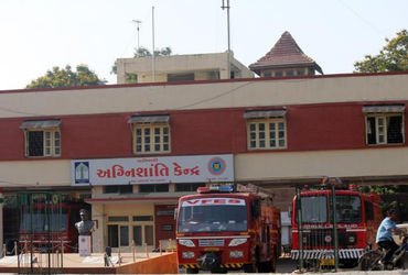 વડોદરામાં ફાયર બ્રિગેડ વિભાગમાં કોન્ટ્રાક્ટ ડ્રાઇવરોનો ઇજારો વધુ 3 મહિના લંબાવવાની દરખાસ્તથી વિવાદ |…