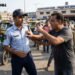 ‘મને સેલ્યુટ કેમ ન મારી? તારી વર્દી ખાઈ જઈશ…’: કાલુપુર સ્ટેશને નકલી IPSએ કોન્સ્ટેબલને ધમકાવ્યો! | …