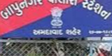 સોશિયલ મીડિયાની મિત્રતા બની આફત, 21 વર્ષની યુવતીને બ્લેકમેલ કરનાર શંકાશીલ પ્રેમી સામે બાપુનગરમાં પોલ…