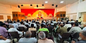 બોટાદ જિલ્લા પોલીસ વડા ની ઉપસ્થિતિમાં ગઢડામા રથયાત્રા સમિતિ અને શાંતિ સમીતીની યોજાઈ મીટીંગ..